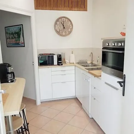 Le Petit Au Coeur De *